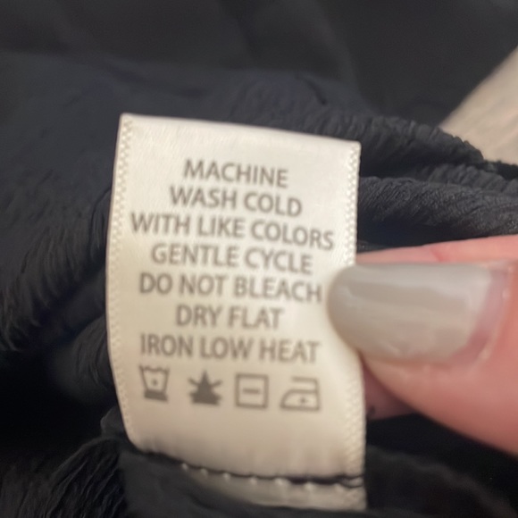 💟Max Studio black crinkle fabric, 3/4 sleeve blouse, NWT, Med - Picture 7 of 11